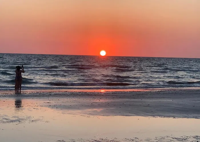 Tropical Indian Rocks Beach Suite A